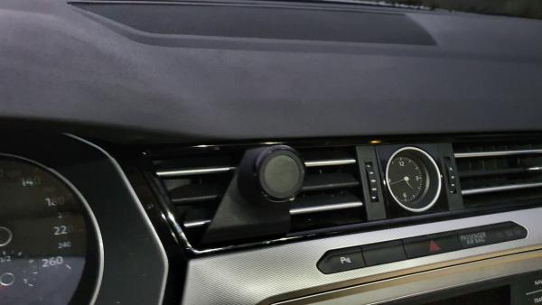 RS-Mount, fahrzeugspezifischer Handyhalter passend für VW Passat B8 ab Baujahr 2014, VW Arteon Baujahr 2017-2020, Made in Germany